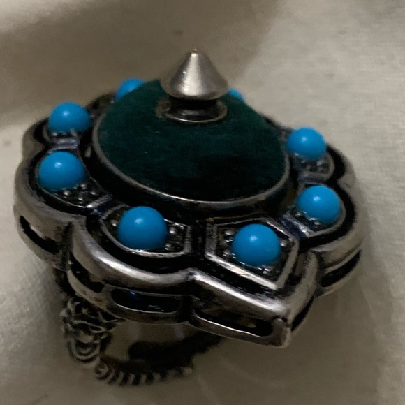 Gucci Velvet Beaded Spike Cocktail Ring Size 5.5 - Picture 11 of 16